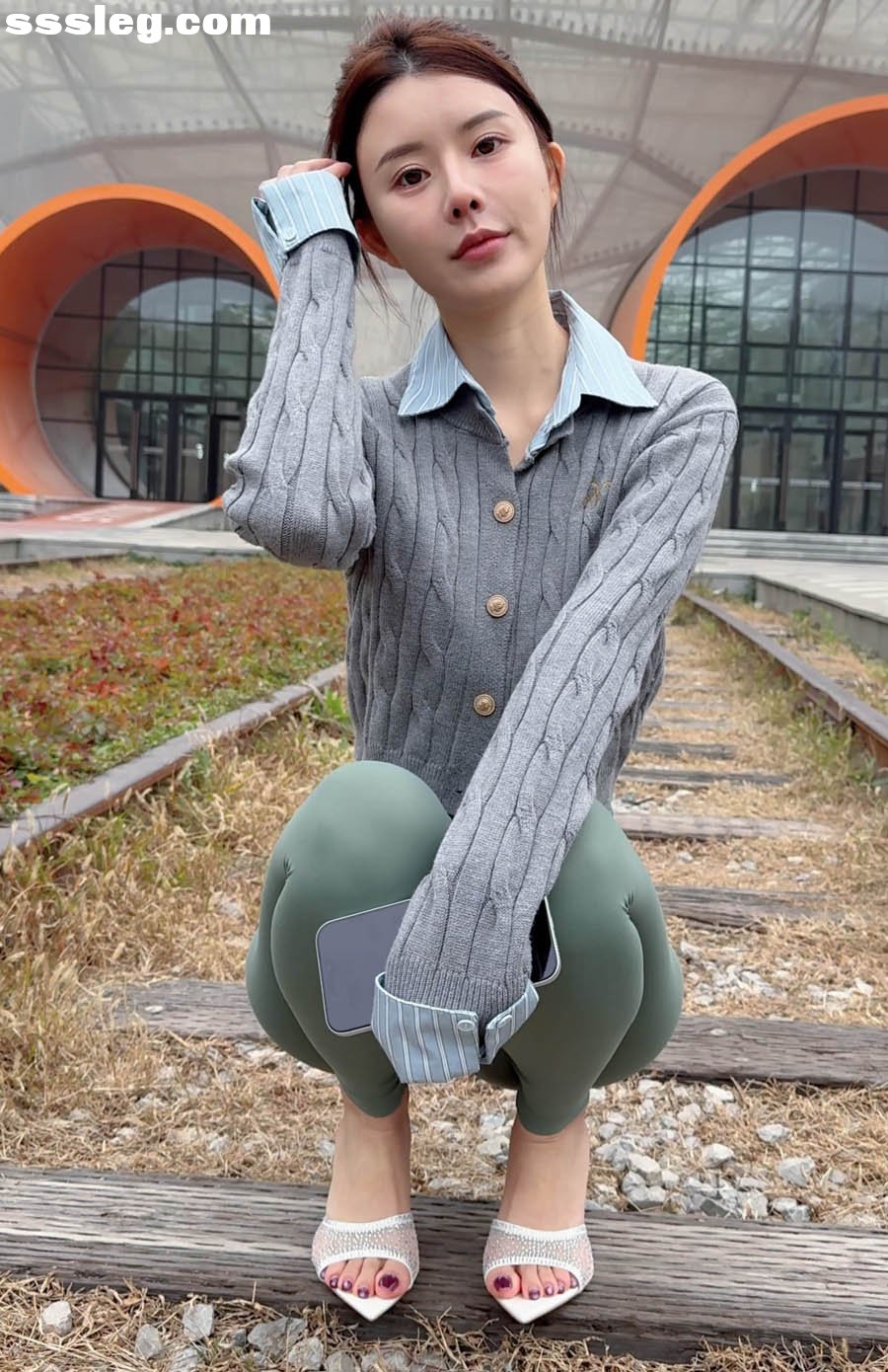V.jpg