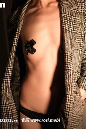 [ROSI写真]2025.07.10 NO.4966 [36P64M]