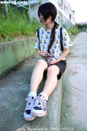 [战前女神]恋足美腿摄影套图047 [116P157M]