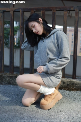 [IESS异思趣向] 丝享家1950 美子 堆堆袜(上)