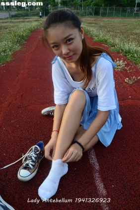 [战前女神]恋足美腿摄影套图005 [73P173M]