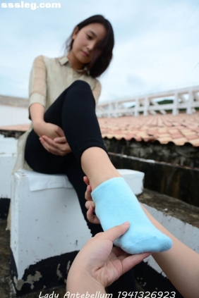 [战前女神]恋足美腿摄影套图051 [155P248M]