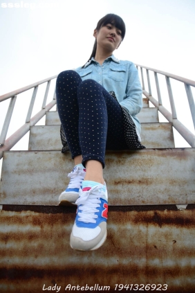 [战前女神]恋足美腿摄影套图018 [136P249M]