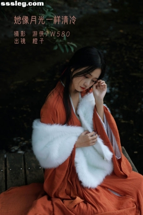 [YITUYU艺图语]2022.12.14 她像月光一样清冷 旺旺小小舒[24P309M]