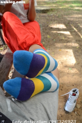 [战前女神]恋足美腿摄影套图117 [92P190M]