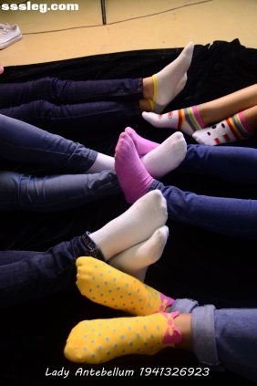 [战前女神]恋足美腿摄影套图004 [314P352M]