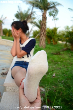 [战前女神]恋足美腿摄影套图032 [119P216M]