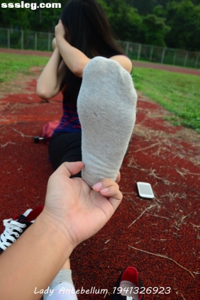 [战前女神]恋足美腿摄影套图041 [92P195M]