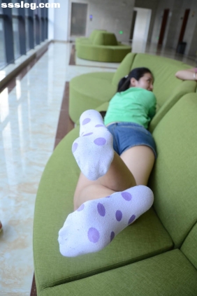 [战前女神]恋足美腿摄影套图115 [127P218M]