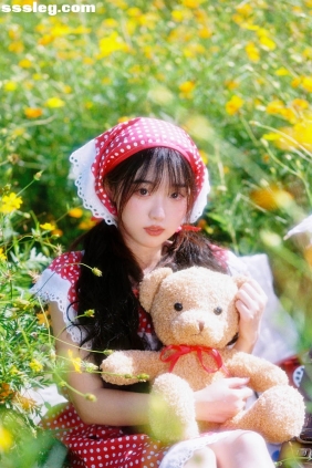 [YITUYU艺图语]2025.07.02 花间的洋娃娃 yunn[13P110M]