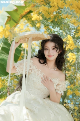 [YITUYU艺图语]2026.01.18 金合欢树下的少女 只是王梓融[27P345M]