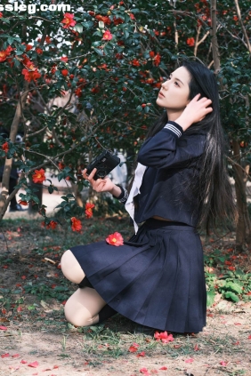 [YITUYU艺图语]2026.02.27 拍山茶花的少女 Enyyyn[25P1.28G]