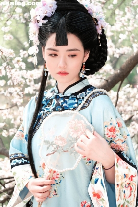 [YITUYU艺图语]2026.04.15 昨日看花灼灼今朝看花欲落 FFannyy[54P1...